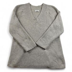 Lucky Brand Gray V Neck Sweater Women’s Size L Soft Knit Pullover